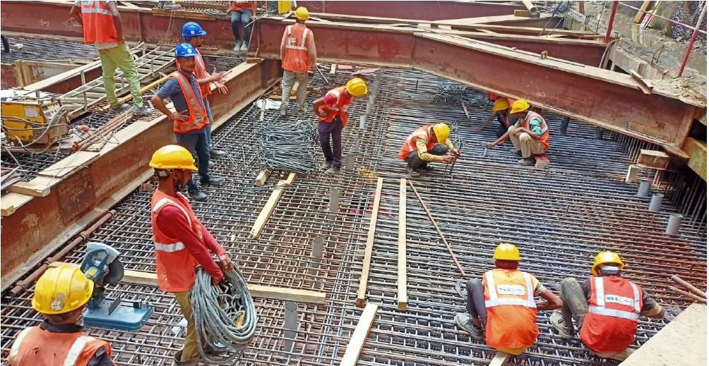 Girgaon metro station mezzanine slab